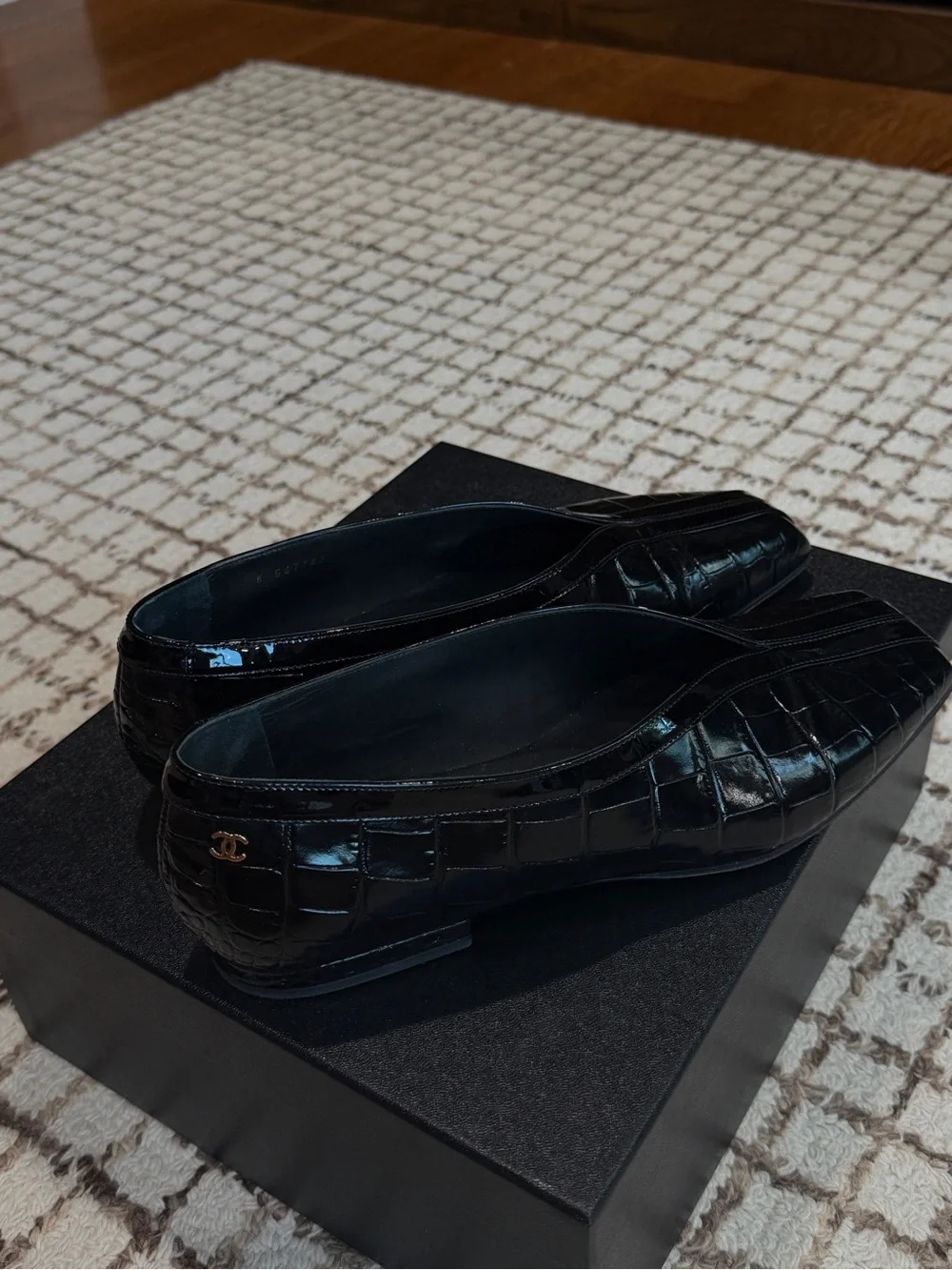 CHANEL Black Patent Croc-Embossed Square-Toe Loafers SZ 40